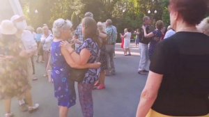 ЗНАЮ, ЖДЁШЬ МЕНЯ ТЫ ГДЕ-ТО! ТАНЦЫ В ПАРКЕ ГОРЬКОГО ХАРЬКОВ