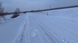 Зимой на мотоцикле по заснеженной дороге. Покатушки  Минск 125 кубов, дрифт. Минск 125 зимой