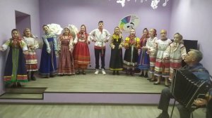 "Ой, сад во дворе расстилается" плясовая песня Ставропольского края.