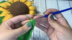 Листик к подсолнуху крючком (вязанный веночек).