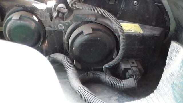 Замена лампы ближнего света на Ниве Шевроле. Асфальтофикация смотреть онлайн