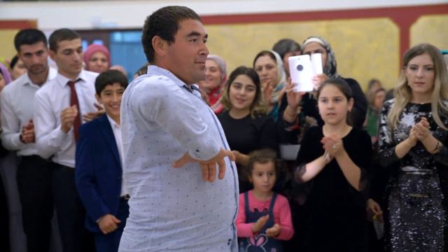 Манарша Хираева на свадьбе.  Встречаем молодых .