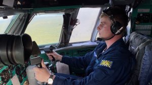 Курсанты КВВАУЛ за штурвалом Ил-76 в ходе летной практики в Псковской области