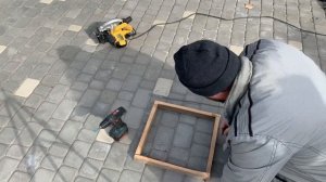 Установка полимерного колпака на неровный каменный столб