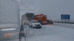 Под Красноярском столкнулись шесть грузовиков и одна легковушка