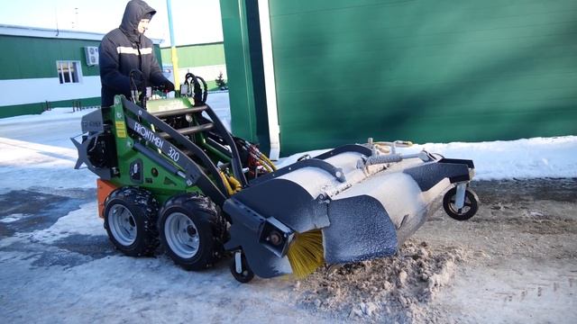 Щетка подметальная с бункером 1150 для мини-погрузчика FRONTMEN 320 смотреть онлайн