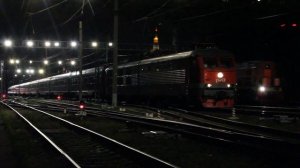 ЧС200-005 с поездом №2 "Красная Стрела", ст. Москва Пасс.Октябрьская