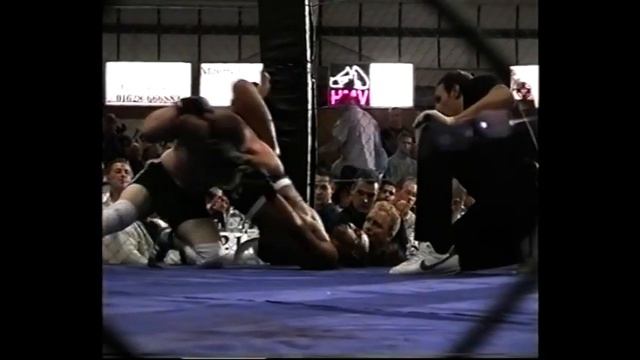 Paresh Gohil vrs Phil Gildea - MILLENNIUM BRAWL 8 смотреть онлайн