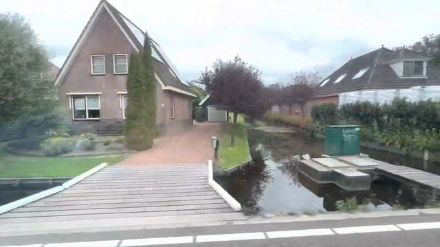 Деревня в Нидерландах. Ферма попугаев смотреть онлайн