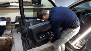 Шумоизоляция дверей Renault Megane 2. Сложная конструкция дверных обшивок, без пистонов.