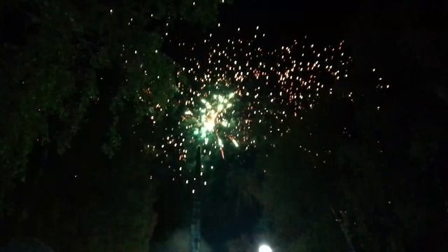 Салют ?. В День Победы смотреть онлайн