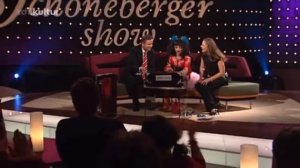 Nina Hagen sings Was Denn + Jay Mata Kali mantra on Die Schöneberger Show in 2003