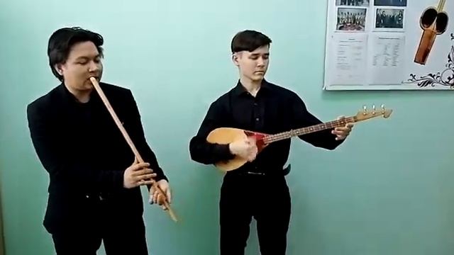 Конкурсное  исполнение(дуэт) "Башкирские народные наигрыши"