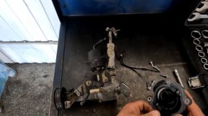 m270motor замена помпы и датчика коленчатого вала.