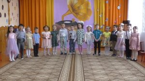 Песня "Детский сад, домик для ребят", исполняют дети старшей группы "Капельки" на выпуске в школу.