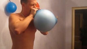 Надул и взорвал грелку