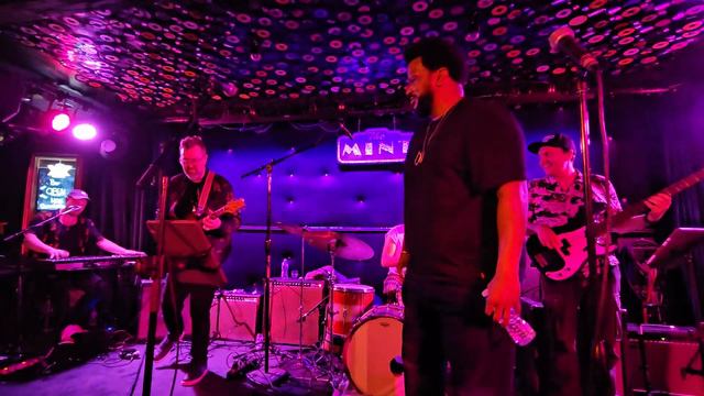 Eric Krasno & Friends w/Craig Robinson - Use Me - The Mint - Los Angeles, CA December 8, 2023 смотреть онлайн