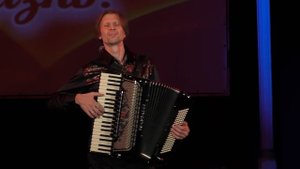 ЗОЛОТАЯ КЛАССИКА аккордеона ПОД НЕБОМ ПАРИЖА вальс ВИРТУОЗНО и ДУШЕВНО!!!аккордеонист АНДРЕЙ СИДОРО