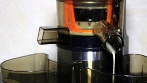 СОКОВЫЖИМАЛКА ДЛЯ ТВЕРДЫХ ОВОЩЕЙ И ФРУКТОВ