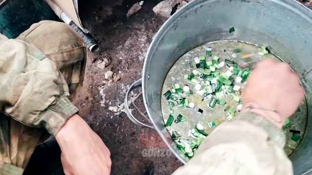 ⚡️Видео⚡️Испанцы накормили сослуживцев виноградными улитками⚡️