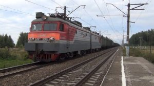 Электровоз ВЛ11М-391 с грузовым поездом