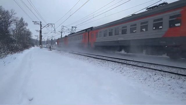 Электропоезд ЭД4М-0247 рейсом Москва Ярославская-Александров 1 смотреть онлайн