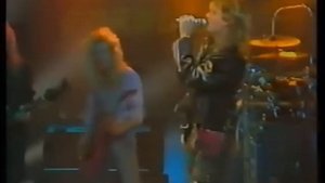 Def Leppard - Love Bites Live 1988 (Bonus Clip of Joe Elliott and Rick Savage Interview)