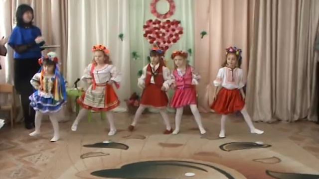 дівчина-весна.avi д/з*Золотий півник* Васильківка смотреть онлайн