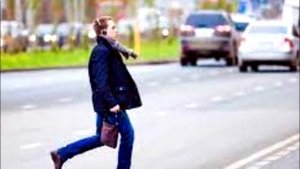 Когда ВОДИТЕЛЬ не обязан пропускать ПЕШЕХОДА переходящего по пешеходному переходу. Ответ автоюриста