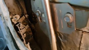 как открыть дверь приоры если заклинил замок!!!
