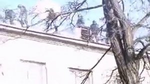 беркутня  закидала людей «коктейлями Молотова»с крыши