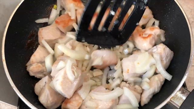 Очень вкусное куриное филе с овощами на сковороде ????