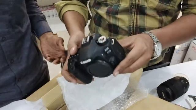 Unique DSLR Camera For YouTube Videos | Canon EOS 80D DSLR Unboxing and Quick Review | In Hindi смотреть онлайн