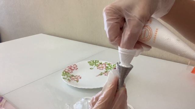 ПОПРОБУЙТЕ сделать такие ЦВЕТЫ из крема! Красивый торт!