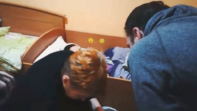 Разбирать вместе покупки (и  коты) - семейная традиция, объединяющая и создающая свою микрокультуру