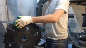 Правка дисковых пил.КАК выправить пильный диск(дисковую пилу)небольшого диаметра.