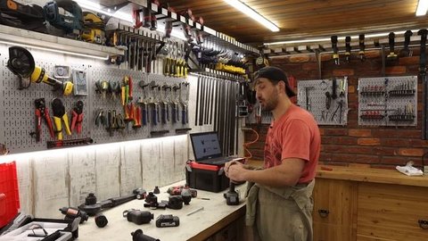 Самый опасный инструмент для видеоблогера!