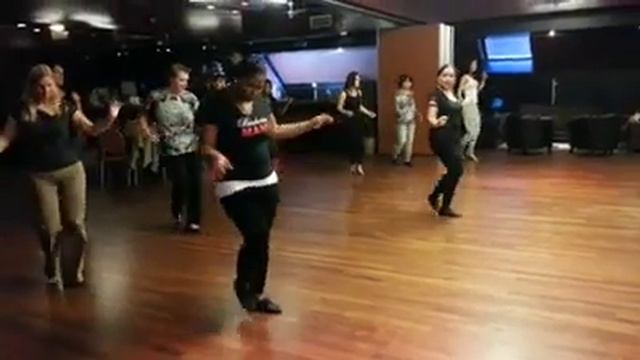 Club Fiera - Bachata Footwork Refresh - Gilbert, Desiree, Stefan & Soraya смотреть онлайн