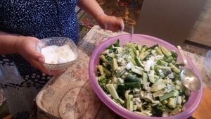 консервирую крукнеки и огурцы