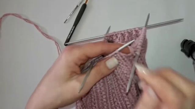 Закрытие макушки шапки спицами. Описание шапки