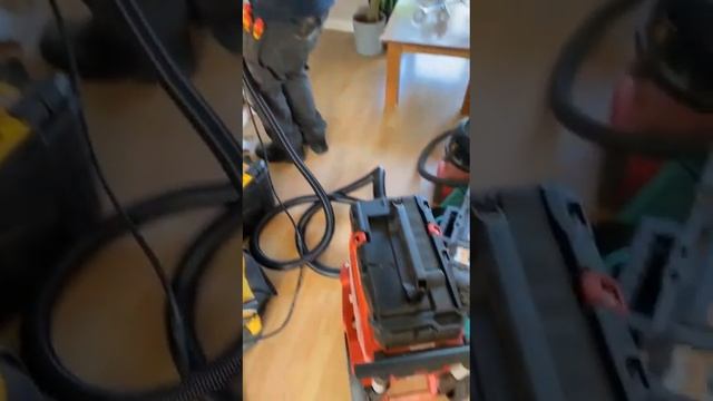 Hilti wall chaser in action, vacuum is in use to minimise dust смотреть онлайн