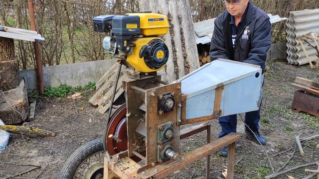САМОДЕЛЬНЫЙ ИЗМЕЛЬЧИТЕЛЬ ВЕТОК, дробилка веток, подрібнювач гілок / Wood chipper & Log splitter смотреть онлайн