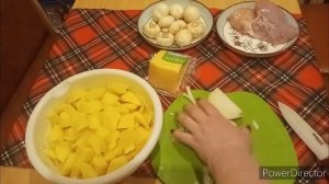 Картошка с куриной грудкой в духовке.Запеченная картошка в духовке.
