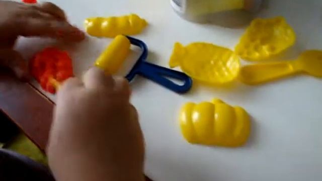 яркий пластилин с формочками