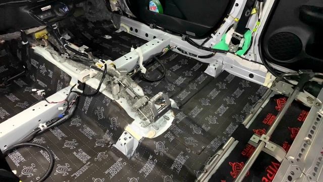 Toyota Prius Шумоизоляция салона смотреть онлайн