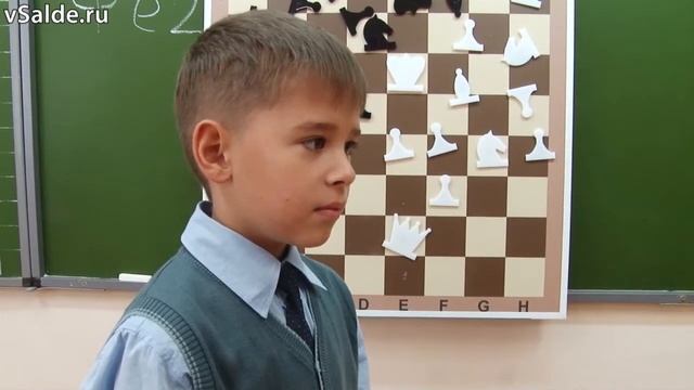 Уроки шахмат появились в расписании первоклашек Верхней Салды смотреть онлайн