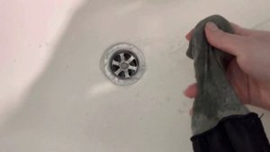 Как помыть кожаные перчатки .