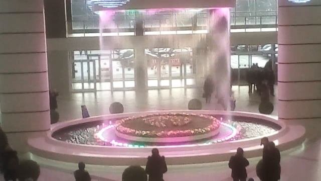 Муз.фонтан  в Кирове в ТЦ время простора