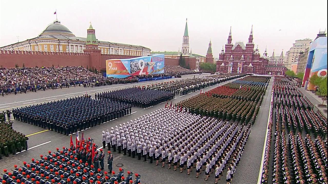 Картина парад на красной площади в москве