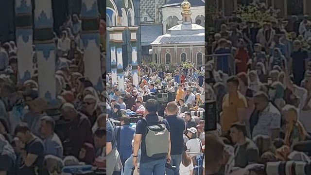 Пресвятая Троица помилуй нас. Свято-Троицкая Сергиева Лавра. Коленопреклоненные молитвы.